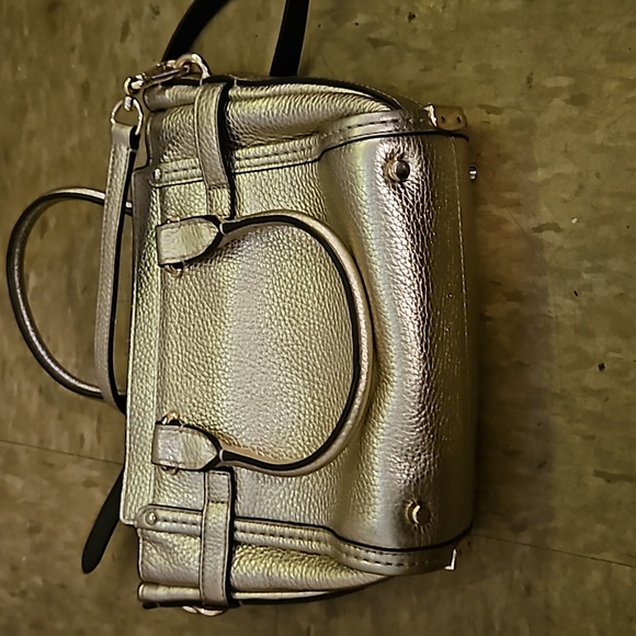 Gold coach hand/shoulder bag - Picture 1 of 4